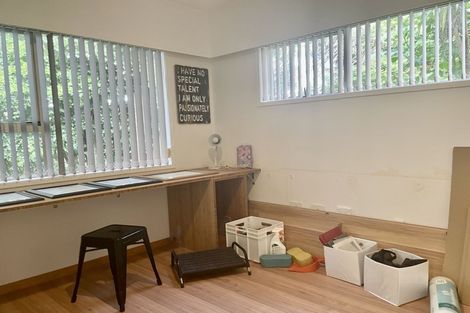 Photo of property in 5 Ballial Place, West Harbour, Auckland, 0618