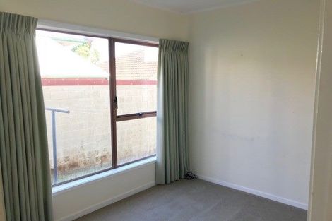 Photo of property in 106a Stanley Point Road, Stanley Point, Auckland, 0624