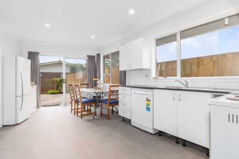 Photo of property in 72 Belvedere Avenue, Waikanae, 5036