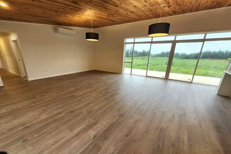 Photo of property in 2 Sarona Park Drive, Omanawa, 3171