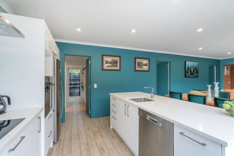 Photo of property in 56 Hahei Beach Road, Hahei, Whitianga, 3591