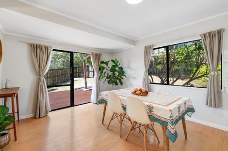 Photo of property in 14 Mallard Place, Unsworth Heights, Auckland, 0632