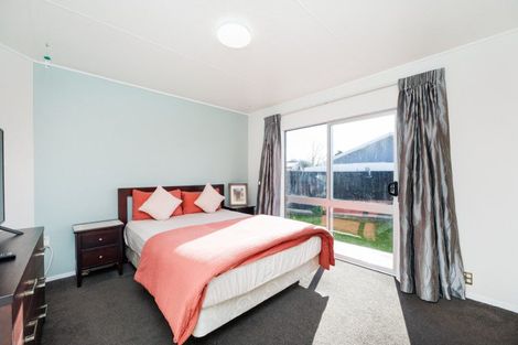 Photo of property in 28 Cascade Crescent, Westbrook, Palmerston North, 4412