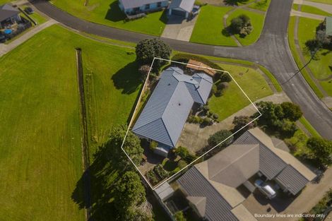 Photo of property in 19 Springbok Avenue, Whitianga, 3510