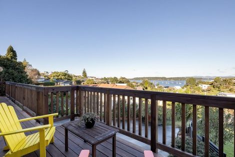 Photo of property in 26 Omokoroa Road, Omokoroa, 3114