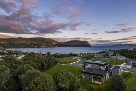 Photo of property in 32 Okaia Drive, Kinloch, Taupo, 3377