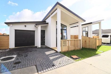 Photo of property in 6 Woven Place, Karaka, Papakura, 2113