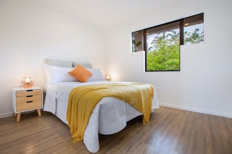 Photo of property in 64 Rising Parade, Fairview Heights, Auckland, 0632