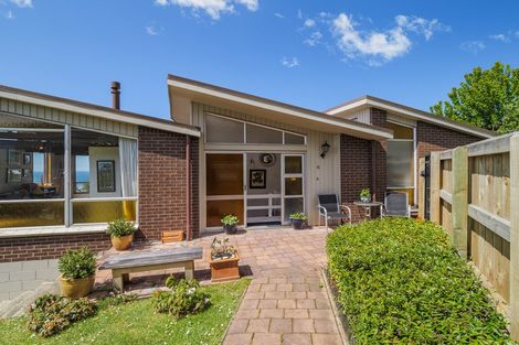 Photo of property in 4 Winston Place, Kew, Dunedin, 9012