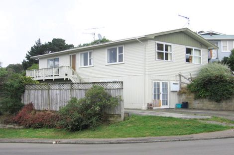 Photo of property in 45-45a Batchelor Street, Newlands, Wellington, 6037