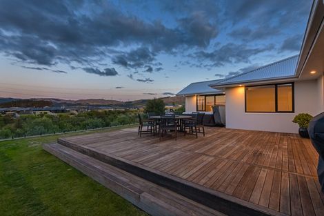 Photo of property in 20 Silicon Way, Fitzherbert, Palmerston North, 4410