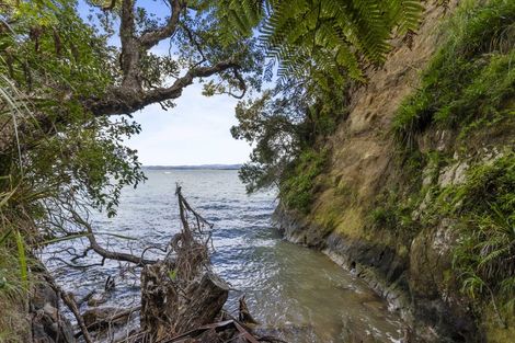 Photo of property in 16 Brigantine Drive, Beach Haven, Auckland, 0626