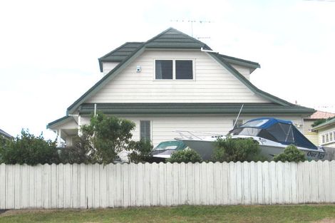 Photo of property in 68b Browns Bay Road, Rothesay Bay, Auckland, 0630