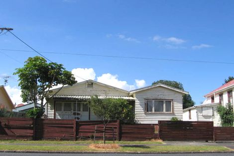 Photo of property in 20 Hutchinson Avenue, New Lynn, Auckland, 0600