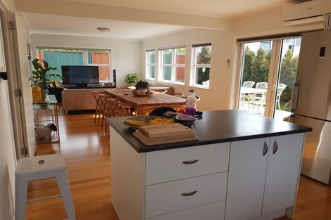 Photo of property in 26 Eskdale Road, Birkdale, Auckland, 0626