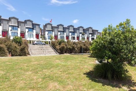 Photo of property in 2/10 Silver Moon Road, Albany Heights, Auckland, 0632