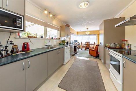 Photo of property in 23 Beaumonts Way, Manurewa, Auckland, 2102