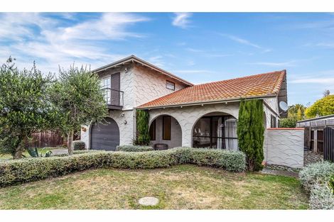 Photo of property in 405 Avonhead Road, Avonhead, Christchurch, 8042