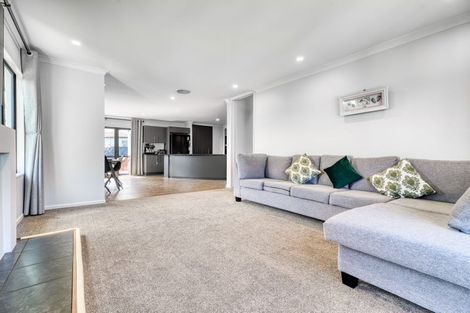 Photo of property in 5 Phoenicia Court, The Gardens, Auckland, 2105