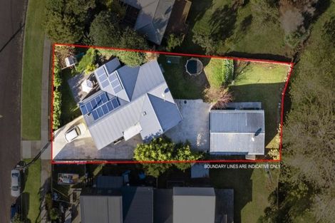 Photo of property in 8 Kiekie Road, Mangere Bridge, Auckland, 2022