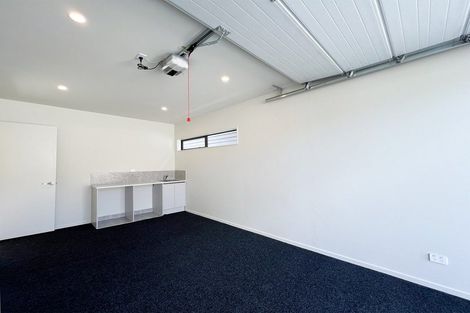 Photo of property in 46d Tiroroa Avenue, Te Atatu South, Auckland, 0610