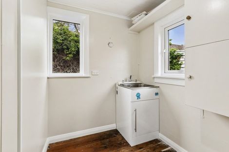 Photo of property in 33 Collingwood Street, Waterloo, Lower Hutt, 5011