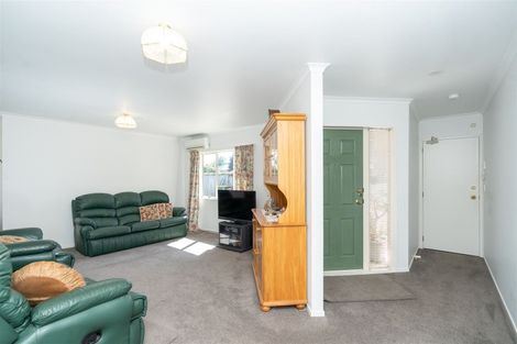 Photo of property in 60 Waiwherowhero Drive, St Andrews, Hamilton, 3200