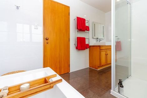 Photo of property in 6 Hanmer Place, Highbury, Palmerston North, 4412