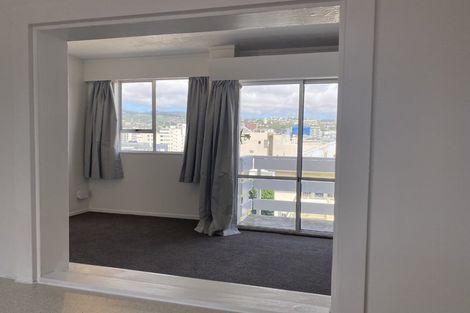 Photo of property in 5 Hawker Street, Mount Victoria, Wellington, 6011