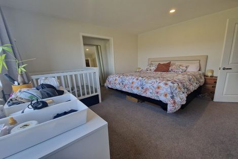 Photo of property in 6 Cosgrove Rise, Riverstone Terraces, Upper Hutt, 5018