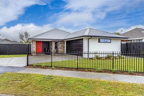 Photo of property in 2 Beauford Place, Parklands, Christchurch, 8083