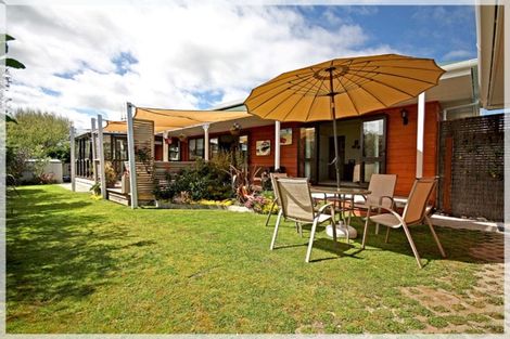 Photo of property in 4 Malthus Place, Foxton Beach, Foxton, 4815