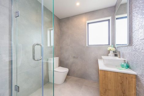 Photo of property in 16 Pekanga Road, Orewa, 0931