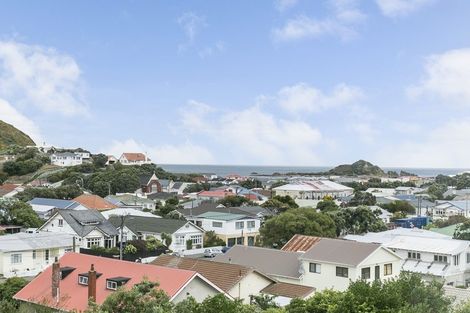 Photo of property in 12/3 Severn Street, Island Bay, Wellington, 6023