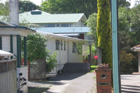 Photo of property in 18b Karetu Road, Greenlane, Auckland, 1051