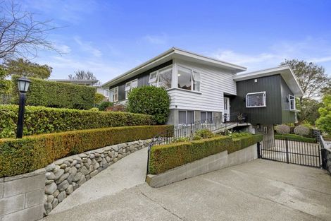Photo of property in 4 Harewood Grove, Pinehaven, Upper Hutt, 5019