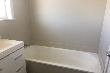 Photo of property in 28 Airdrie Road, Ranui, Auckland, 0612