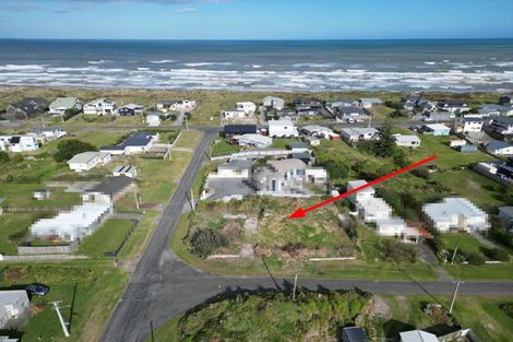 Photo of property in 2 Nelson Street, Foxton Beach, Foxton, 4815