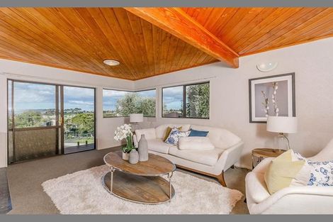 Photo of property in 3 Farr Road, West Harbour, Auckland, 0618