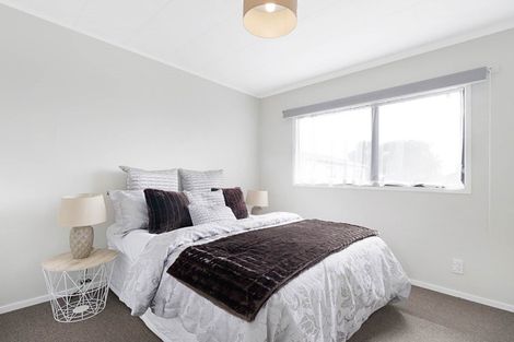 Photo of property in 1/23 Blacklock Avenue, Henderson, Auckland, 0612