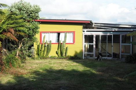 Photo of property in 13 Wharf Road, Karamea, 7893