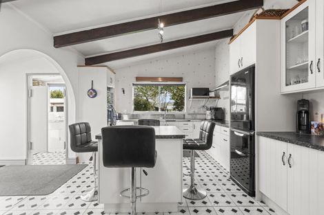 Photo of property in 27 Ormond Street, Woodville, 4920