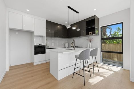 Photo of property in 141a Seabrook Avenue, New Lynn, Auckland, 0600