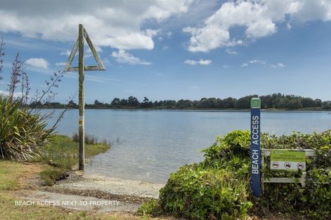 Photo of property in 28 Roretana Drive, Athenree, Katikati, 3177