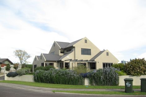 Photo of property in 12 Tupare Place, Highlands Park, New Plymouth, 4312
