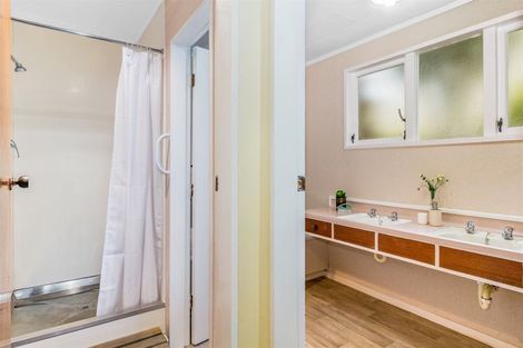 Photo of property in 4 Mervyn Place, Plimmerton, Porirua, 5026