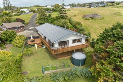 Photo of property in 69 Stratford Drive, Cable Bay, 0420