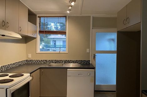 Photo of property in 2/12 Wood Street, Wallaceville, Upper Hutt, 5018