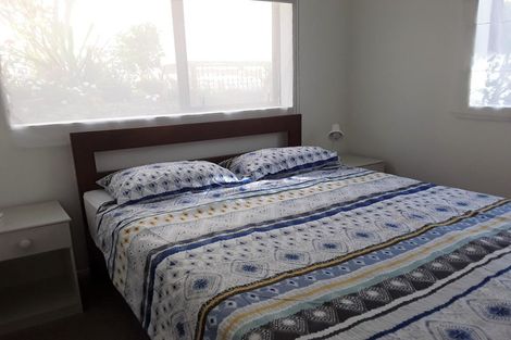 Photo of property in 1/40 Rothesay Bay Road, Rothesay Bay, Auckland, 0630