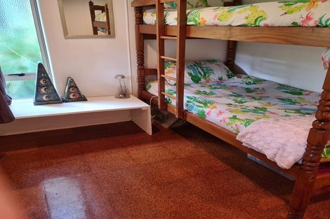 Photo of property in 10-12 Glenesk Road, Piha, New Lynn, 0772